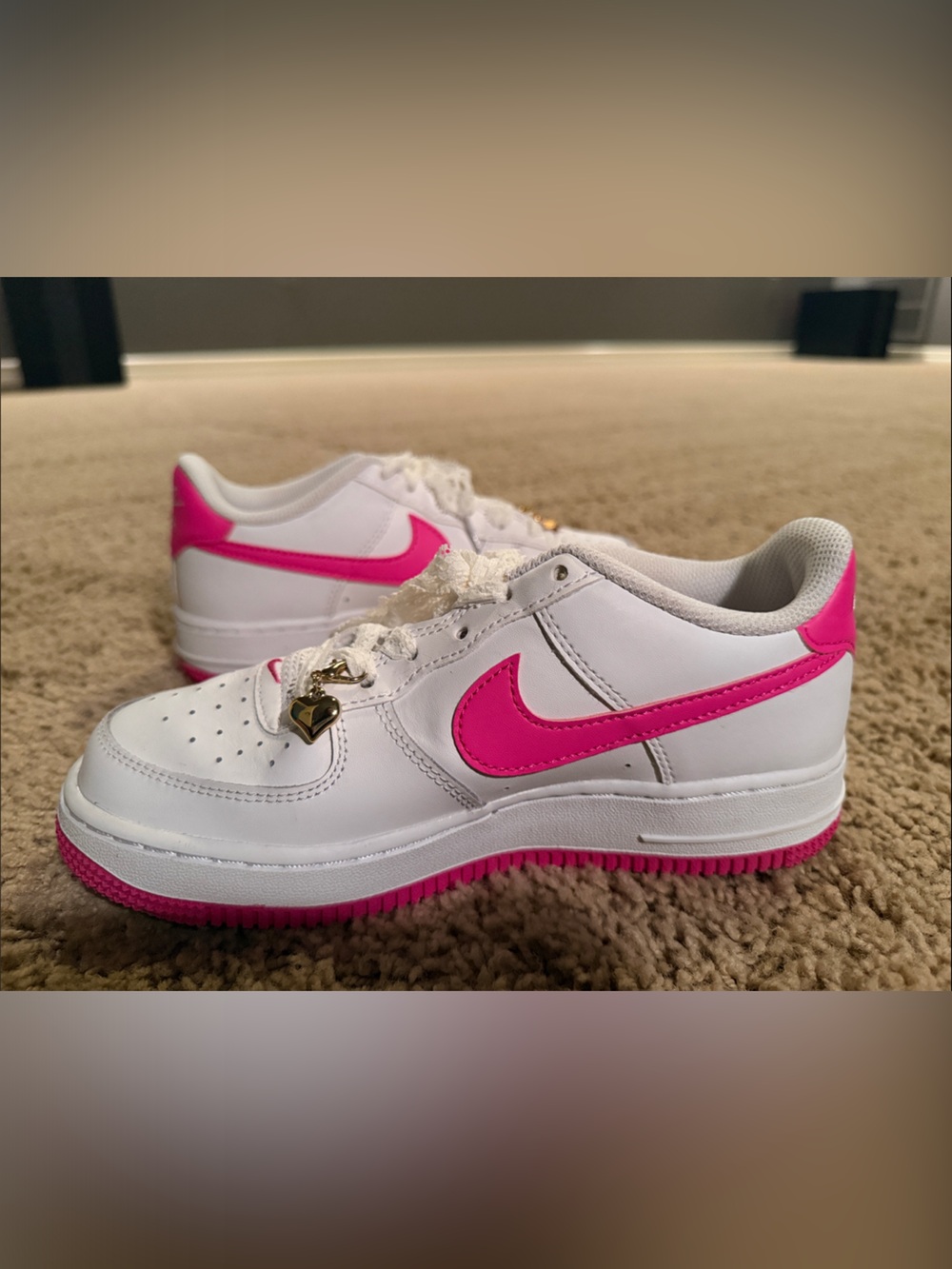 EUC Sz.4 Big Girls Pink & White Nike Air Force 1 Shoes